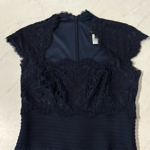 Tadashi Shoji Navy Blue Lace Maxi Dress Size 6 Formal Party Classic - Picture 3 of 5